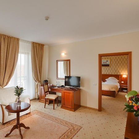 Hotel Opera Plaza Клуж-Напока Екстериор снимка