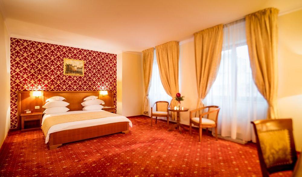Hotel Opera Plaza Клуж-Напока Екстериор снимка