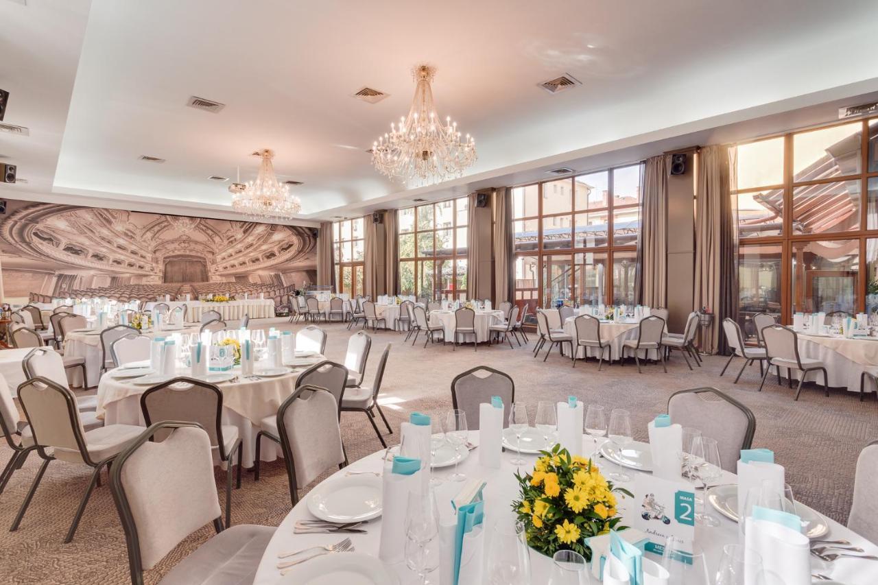Hotel Opera Plaza Клуж-Напока Екстериор снимка