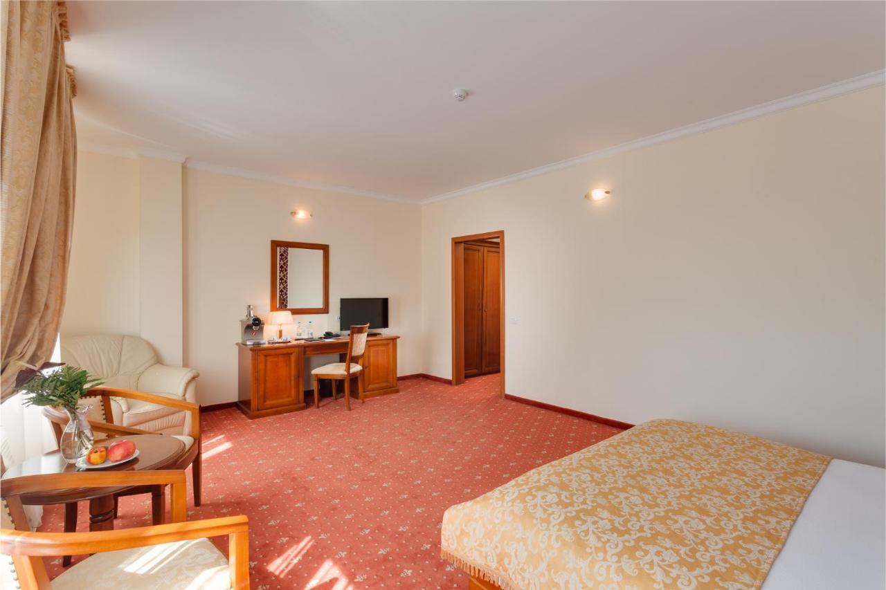 Hotel Opera Plaza Клуж-Напока Екстериор снимка