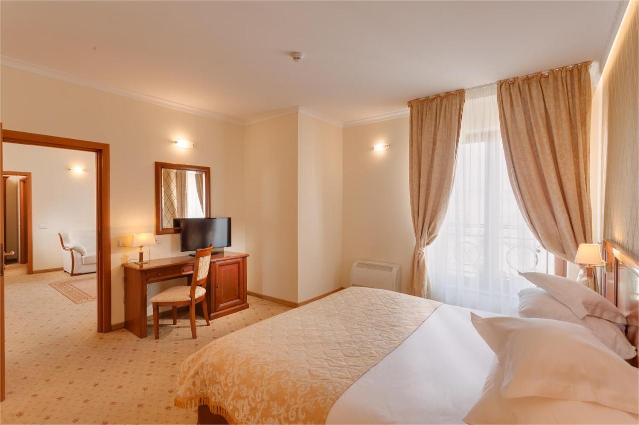 Hotel Opera Plaza Клуж-Напока Екстериор снимка