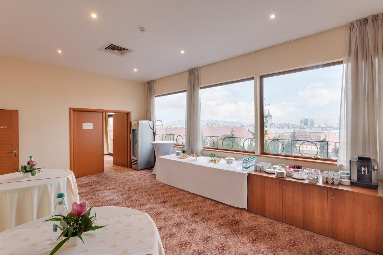 Hotel Opera Plaza Клуж-Напока Екстериор снимка