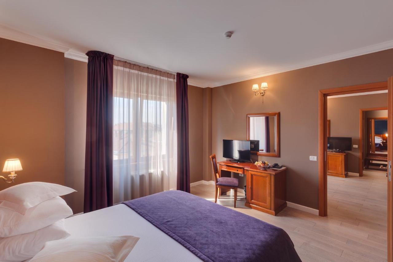 Hotel Opera Plaza Клуж-Напока Екстериор снимка