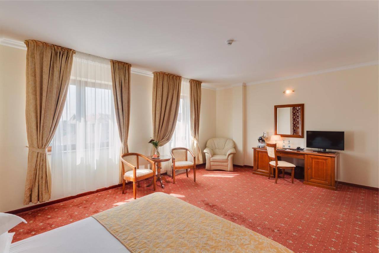 Hotel Opera Plaza Клуж-Напока Екстериор снимка