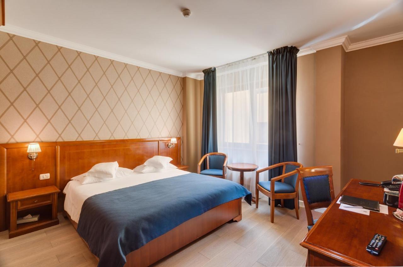 Hotel Opera Plaza Клуж-Напока Екстериор снимка