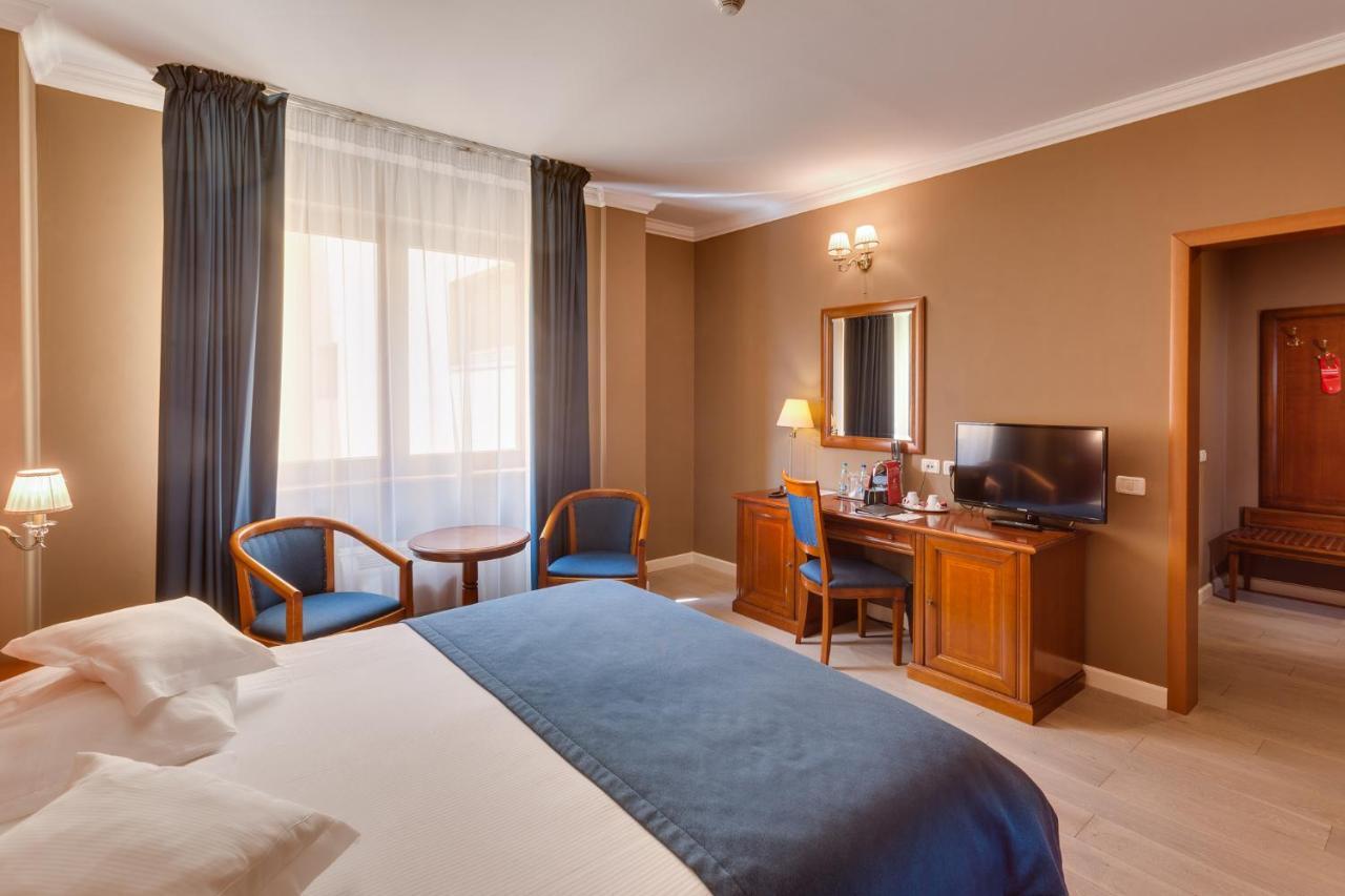 Hotel Opera Plaza Клуж-Напока Екстериор снимка