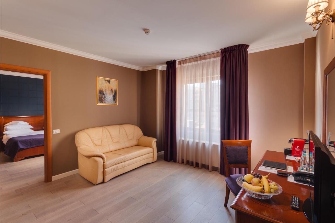 Hotel Opera Plaza Клуж-Напока Екстериор снимка