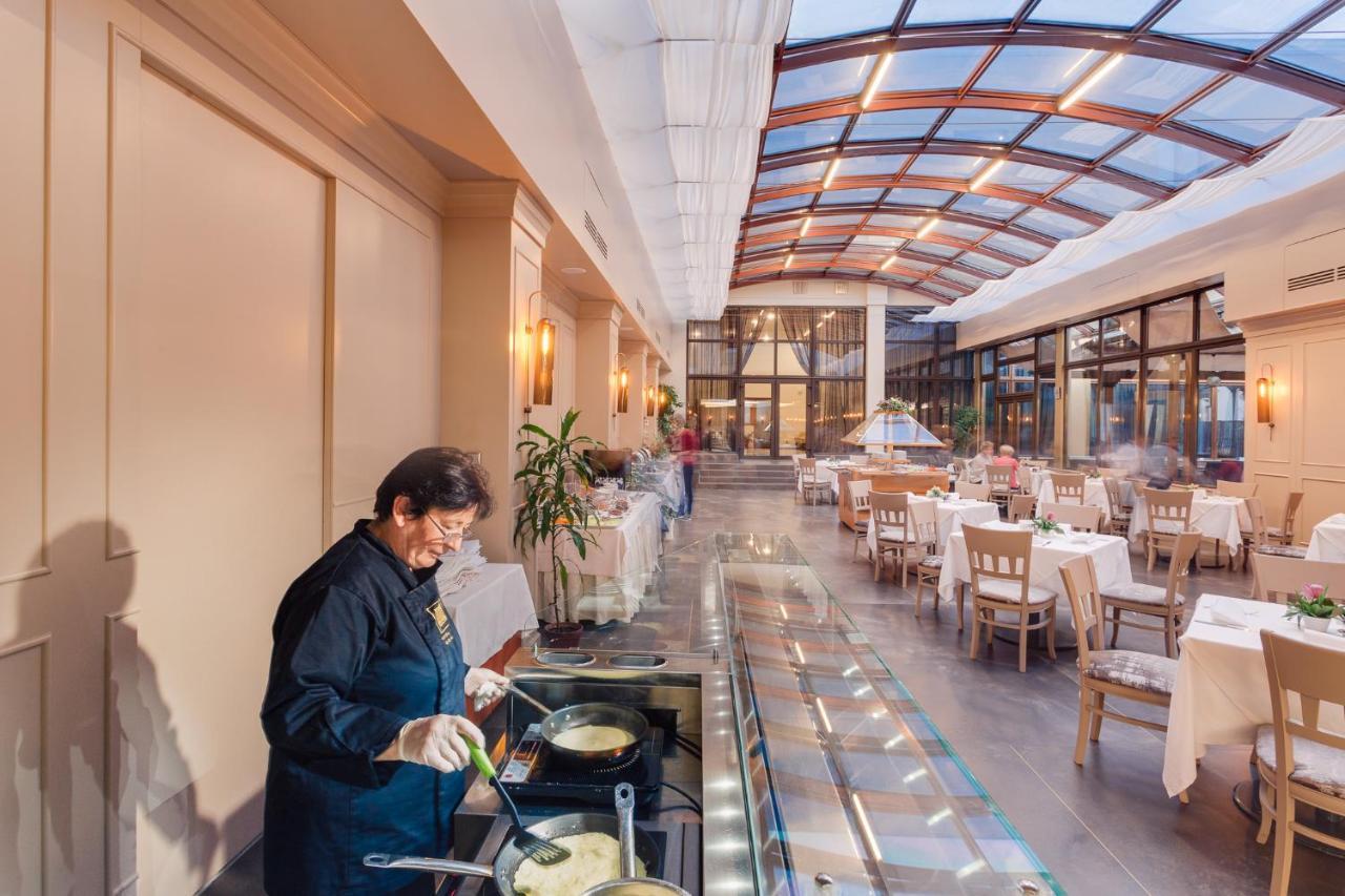 Hotel Opera Plaza Клуж-Напока Екстериор снимка