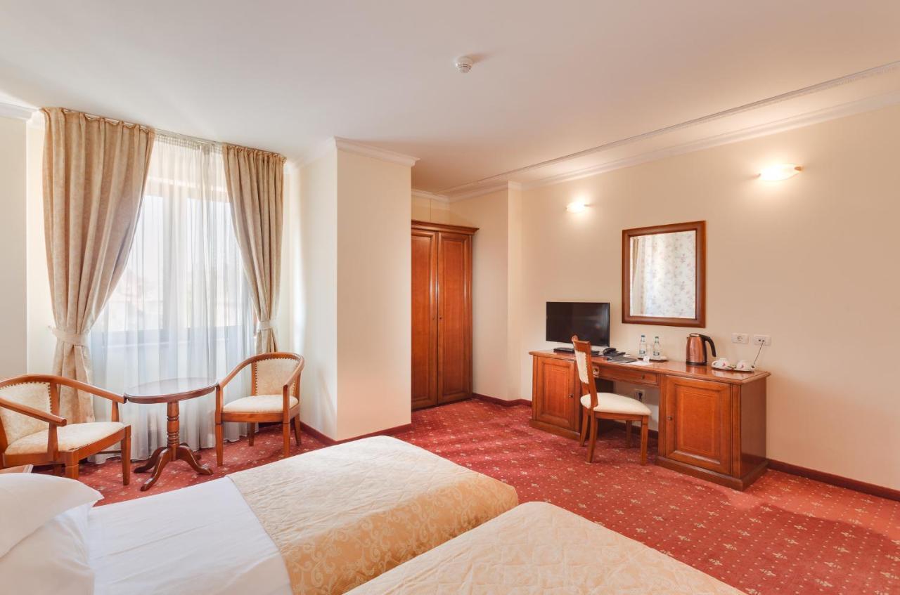 Hotel Opera Plaza Клуж-Напока Екстериор снимка