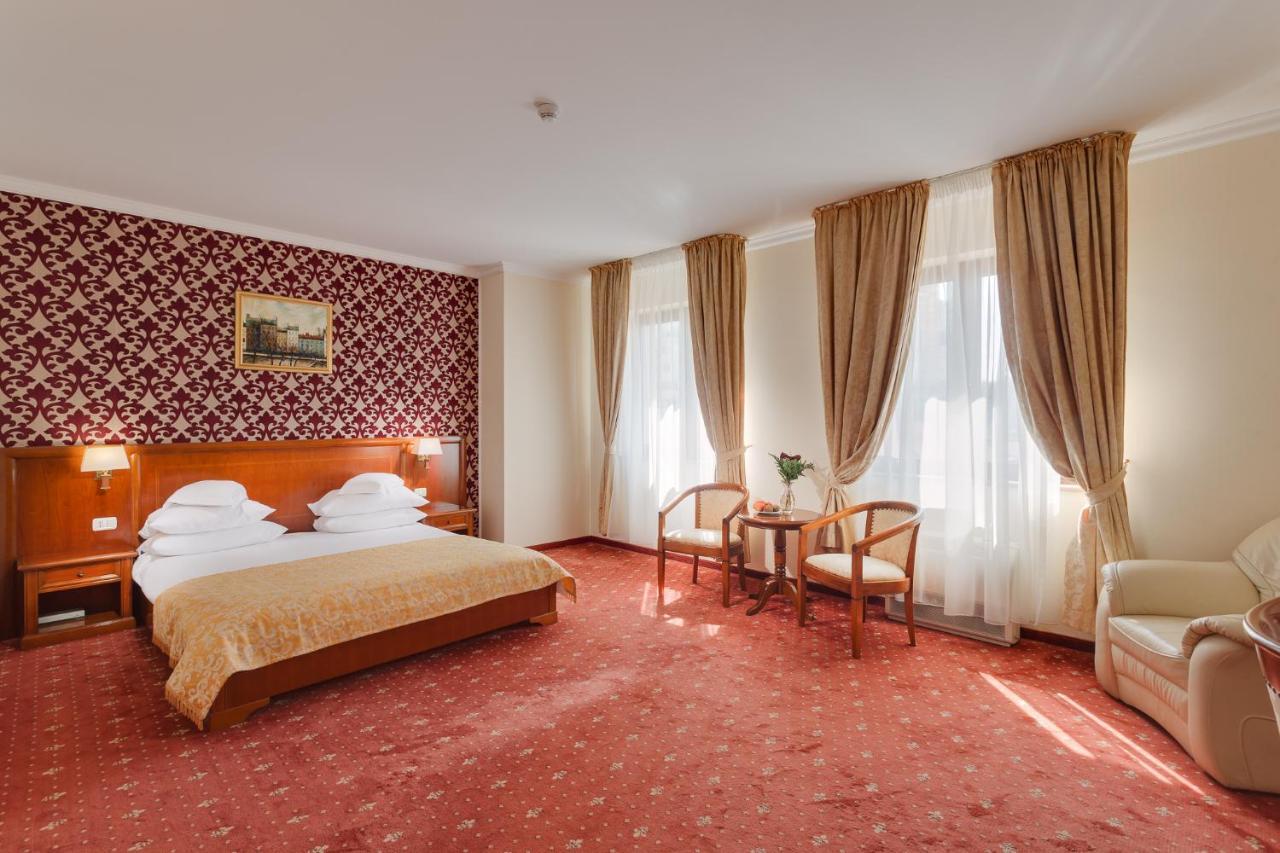 Hotel Opera Plaza Клуж-Напока Екстериор снимка