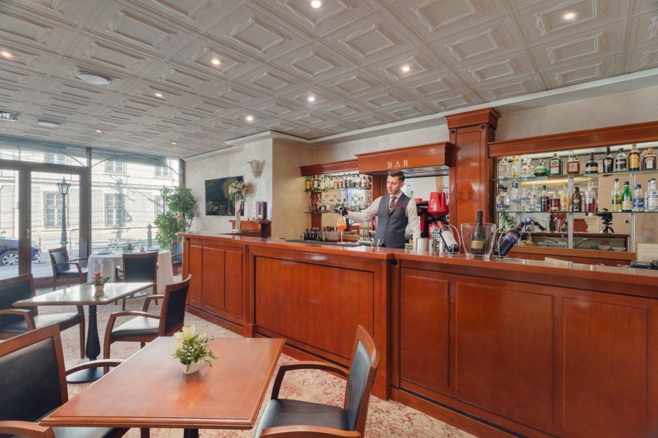 Hotel Opera Plaza Клуж-Напока Екстериор снимка
