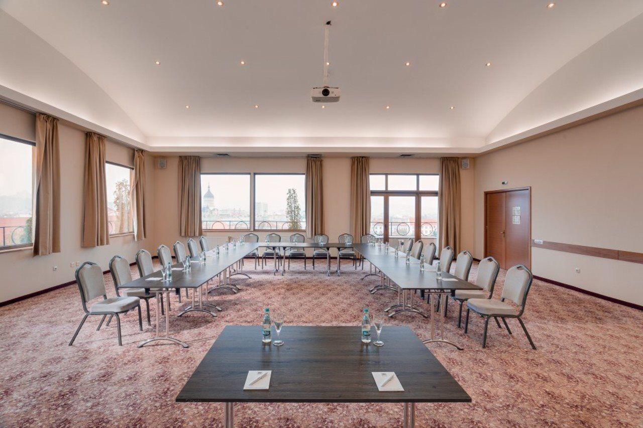 Hotel Opera Plaza Клуж-Напока Екстериор снимка