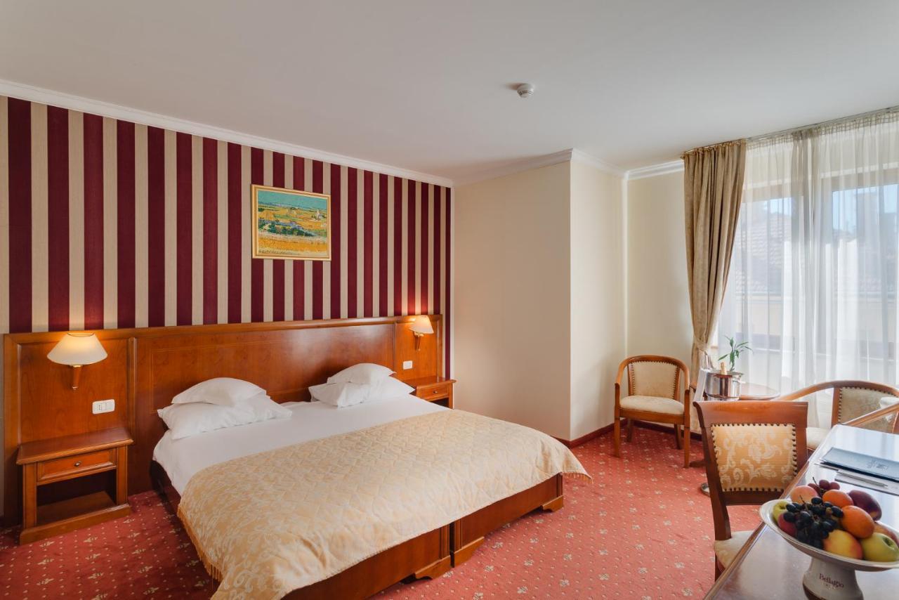 Hotel Opera Plaza Клуж-Напока Екстериор снимка