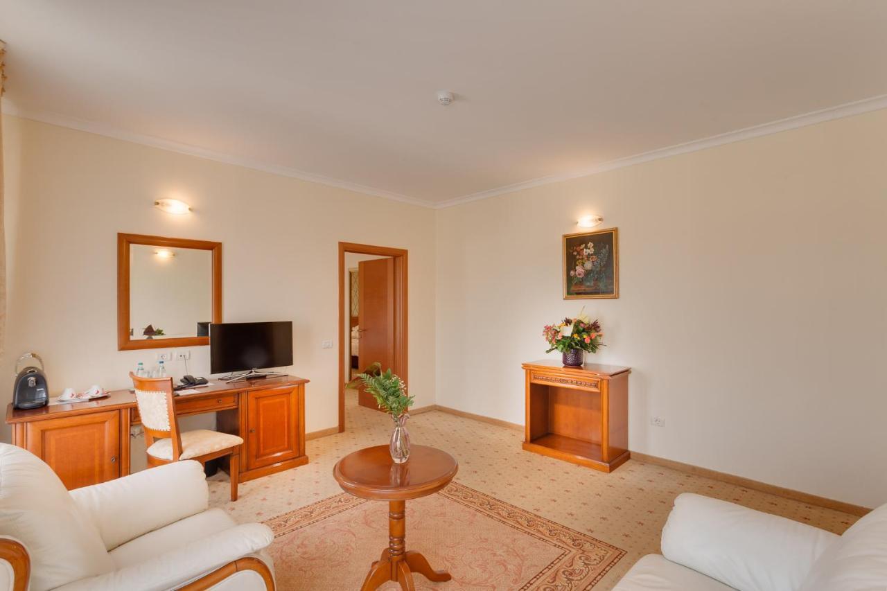Hotel Opera Plaza Клуж-Напока Екстериор снимка
